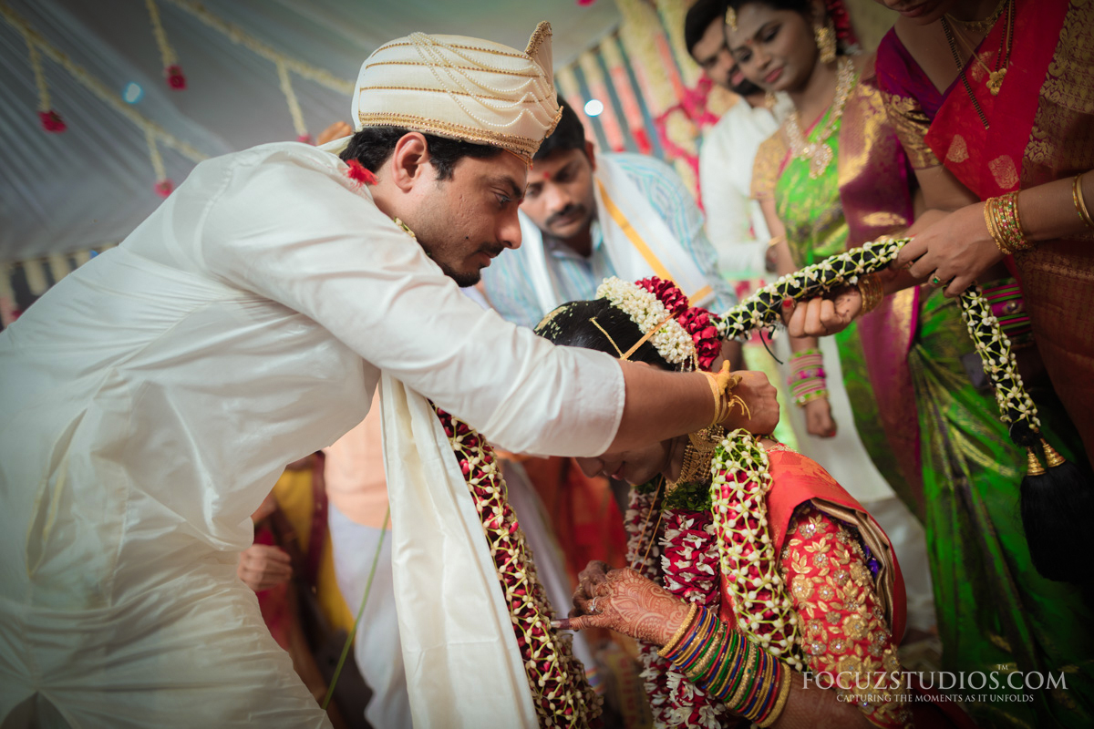 Mangalasutra-Dharana-telugu-wedding-rituals-4