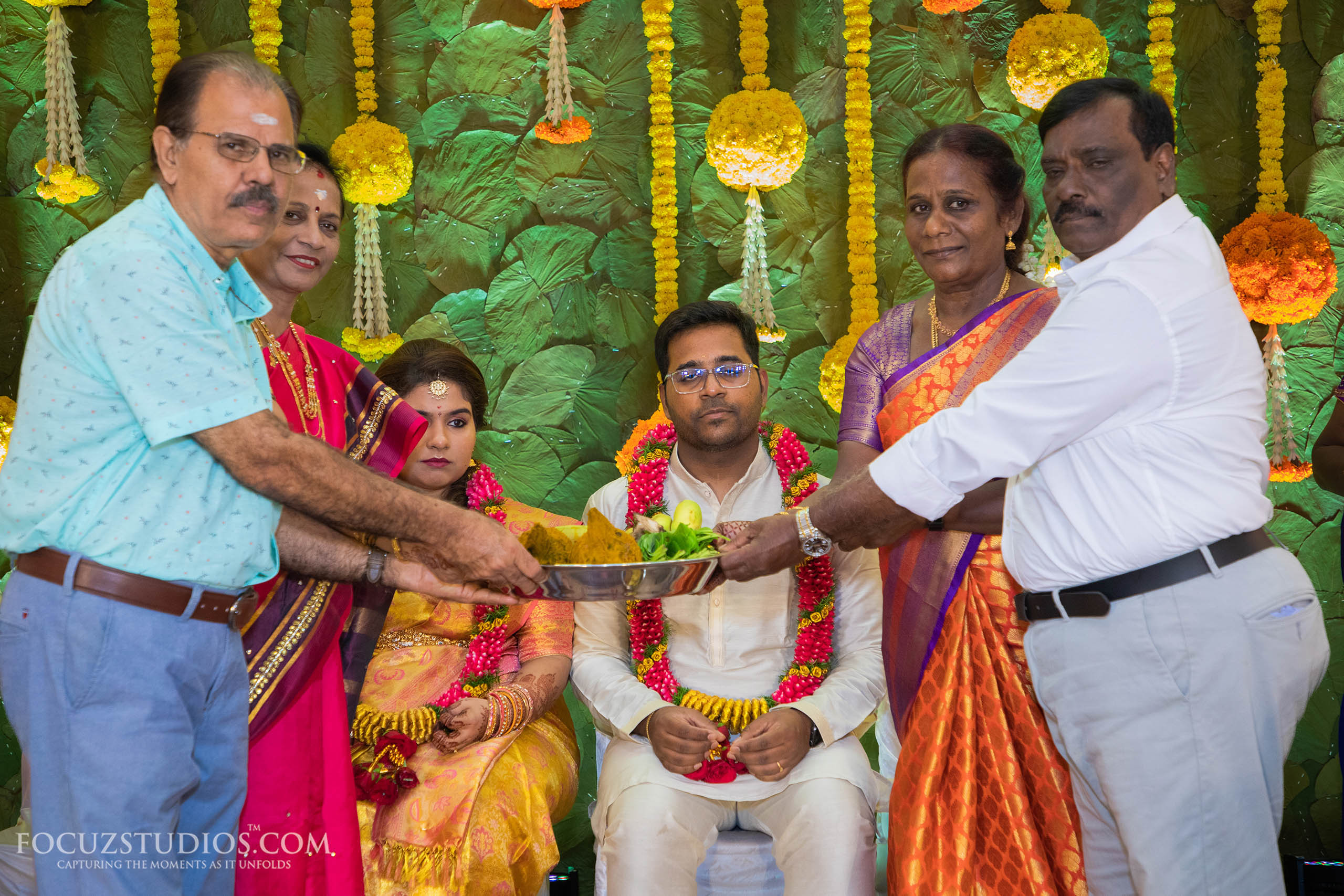 traditional-hindu-wedding-ceremonies-of-pellikoduku-and-pellikuthuru-19