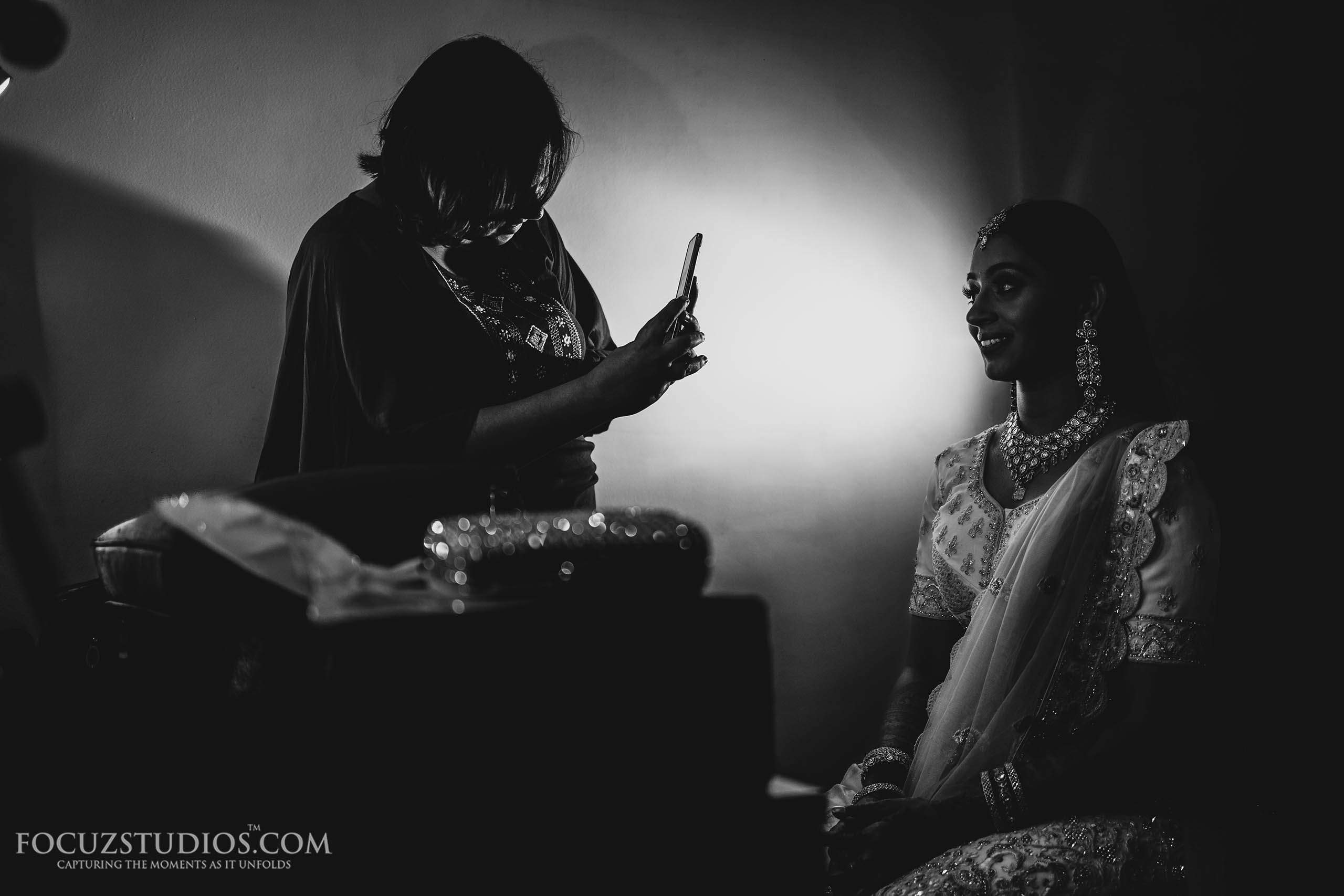 south-indian-bride-getting-ready-candid-wedding-photography-11