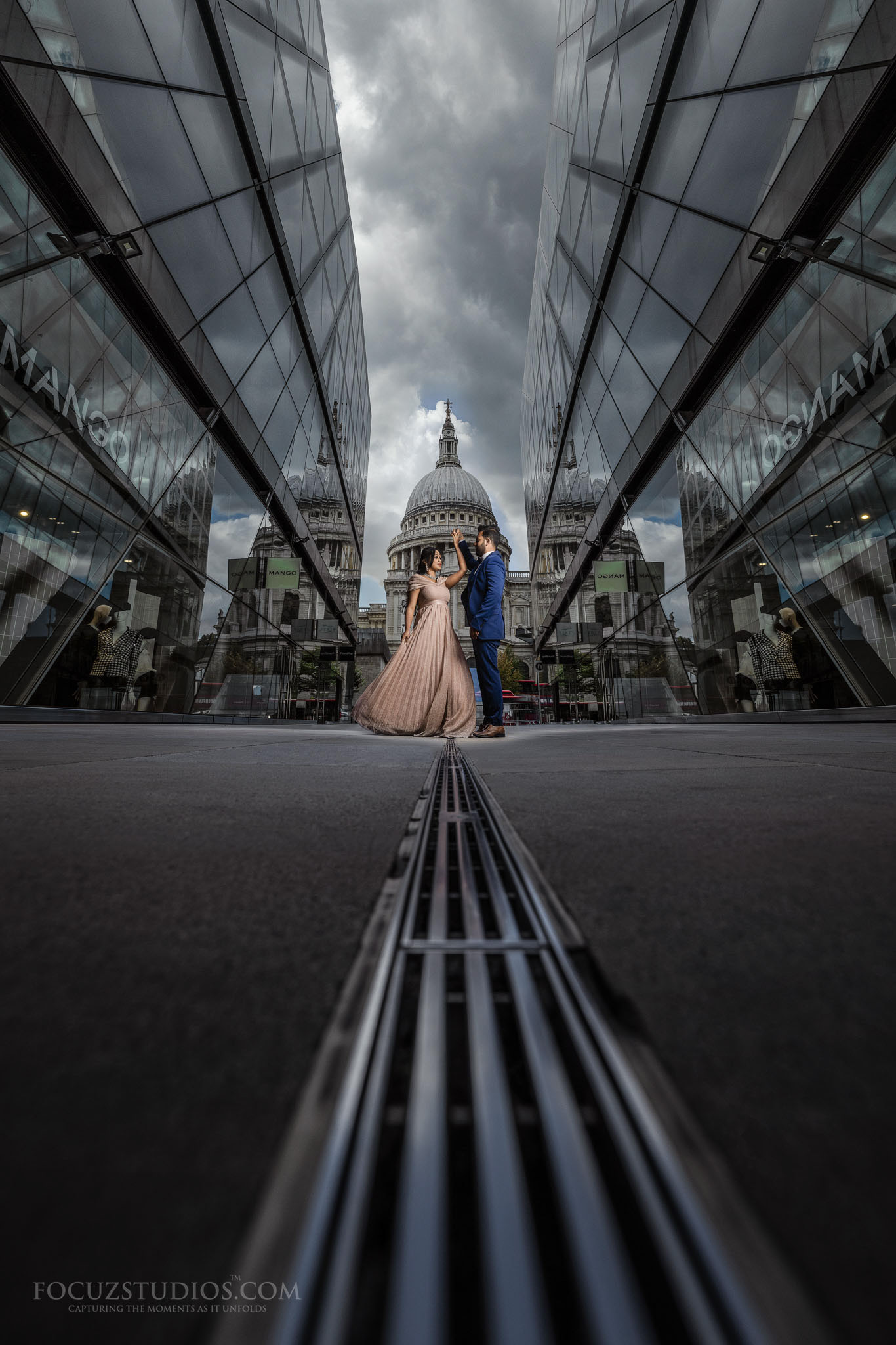 St-Paul's-Cathedral-photography-pre-wedding-shoot-6
