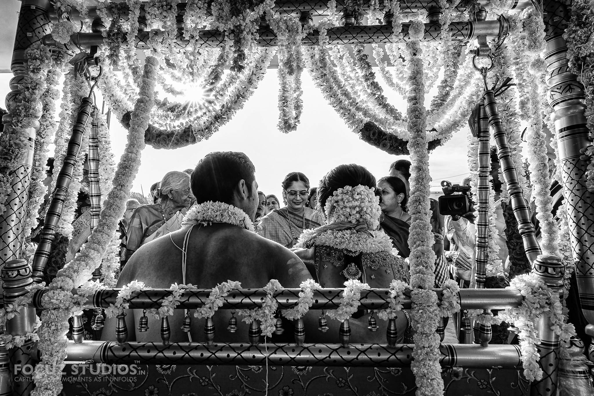 brahmin-wedding-oonjal-ceremony-photos-9