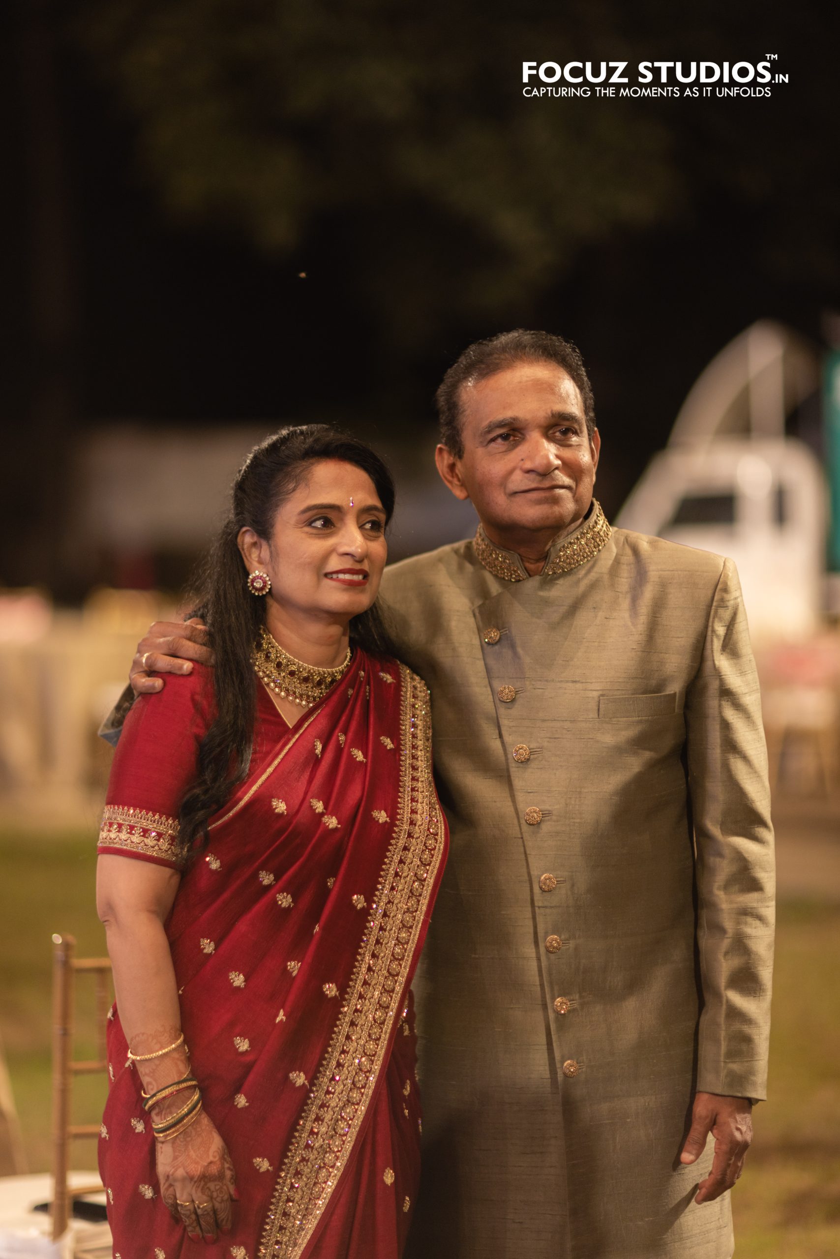 Family portrait during Nikita and Pranav Sangeet